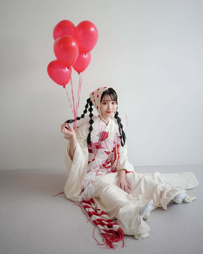 レースのスカーフ♡韓国で流行ってる『バブーシュカ』お手本にしたい花嫁コーデ8選にて紹介している画像