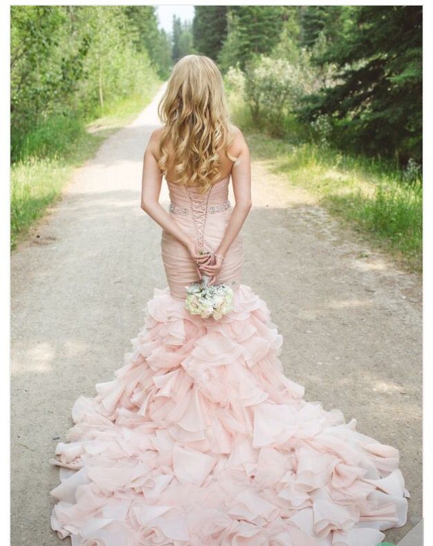 The Dress that Perfectly Accentuates Your Sculpted Figure! Exquisitely Beautiful in a Mermaid Line♡にて紹介している画像