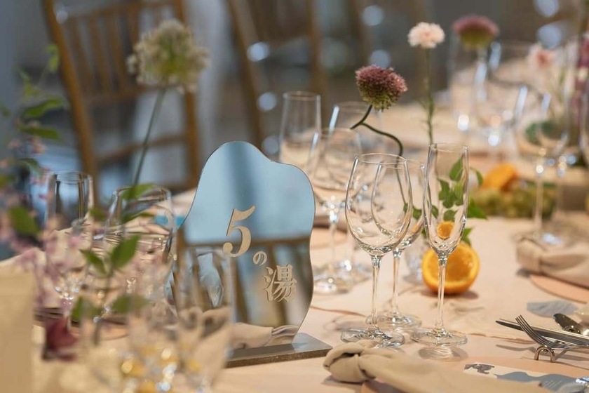 サウナー夫婦必見！結婚式にも“ととのい”を《サウナ婚》テーマのウェディングアイデア9選♨️にて紹介している画像