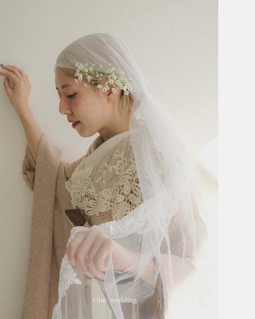 和装×ベールの組み合わせも可愛い👘🤍前撮りでやってみたい和洋mixスタイル９選にて紹介している画像