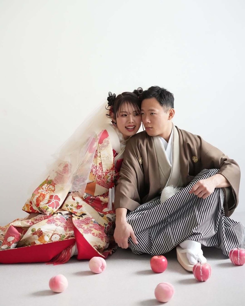 和装×ベールの組み合わせも可愛い👘🤍前撮りでやってみたい和洋mixスタイル９選にて紹介している画像