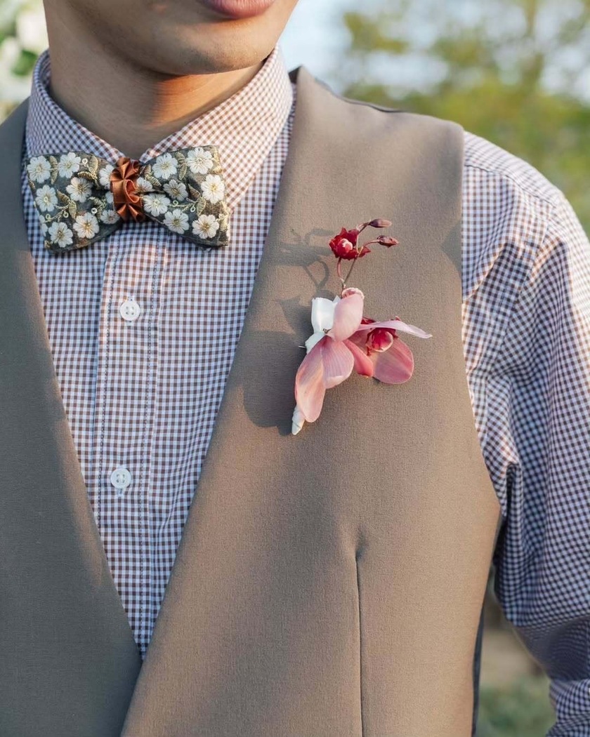 新郎アイテム迷子はもう卒業！おしゃれ＆かわいすぎる『unicopi』で蝶ネクタイのオーダーメイドが可能🎀にて紹介している画像