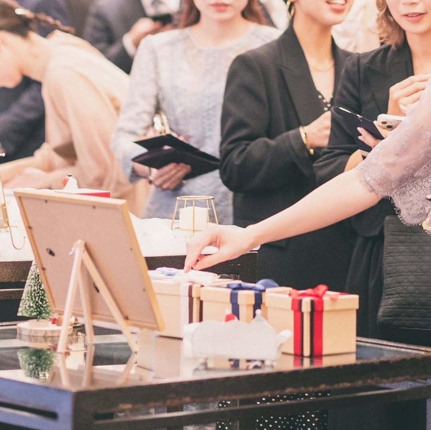 ドレス色当てクイズが進化！ドレスだけじゃなくてタキシードもクイズにするのがおすすめです👗👔にて紹介している画像