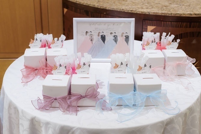 ドレス色当てクイズが進化！ドレスだけじゃなくてタキシードもクイズにするのがおすすめです👗👔にて紹介している画像