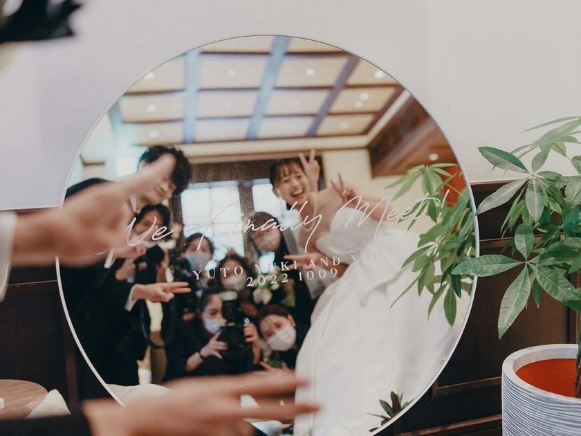 ウェルカムミラーに心温まる一言を🪞✍🏻お手本にしたいメッセージ例10選♡（英語も日本語も！）にて紹介している画像