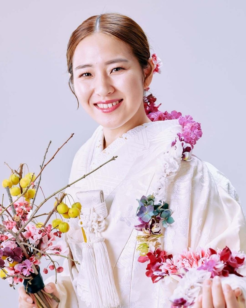 まるでモダンな和製ラプンツェルのよう♡生花でできた日本髪の現代版『尾長』を見つけました💐にて紹介している画像