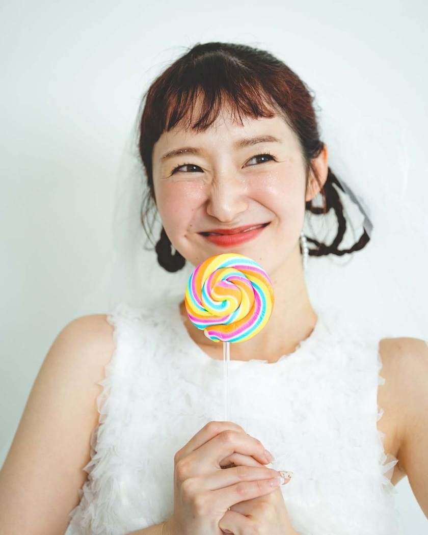 かわいくて美味しそうな名前が気になる🍩🎀三つ編みツインアレンジの「ドーナツヘア」10選にて紹介している画像