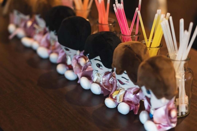 「推し」もいっしょに過ごしたい❤️‍🔥自分たちの好きに囲まれる【推し活ウェディング】アイデア8選にて紹介している画像