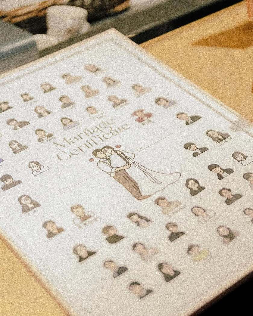 ゲストみんなのイラストをずらっと並べる🎨《似顔絵結婚証明書》の実例デザイン・アイデア特集にて紹介している画像