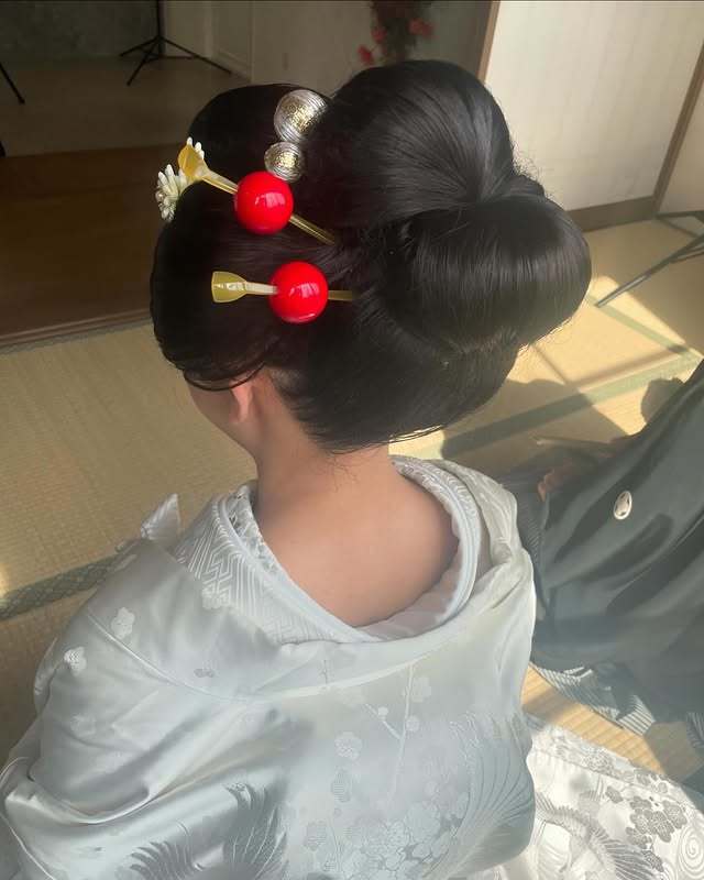 全部可愛くて、真似したくなる！最新の可愛い「和装ヘア」アレンジカタログ🌼👘にて紹介している画像