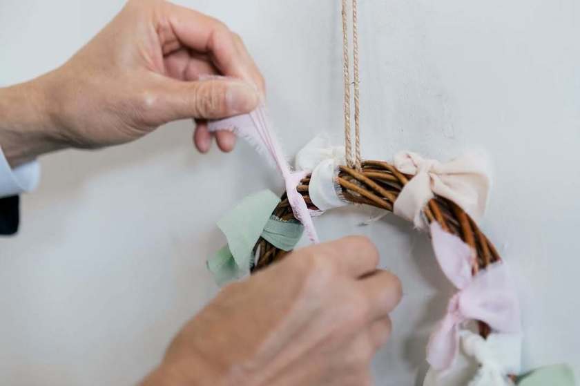 人と人を結ぶというメッセージ。見た目も可愛い《リボンの結婚証明書》アイデア６選🎀にて紹介している画像