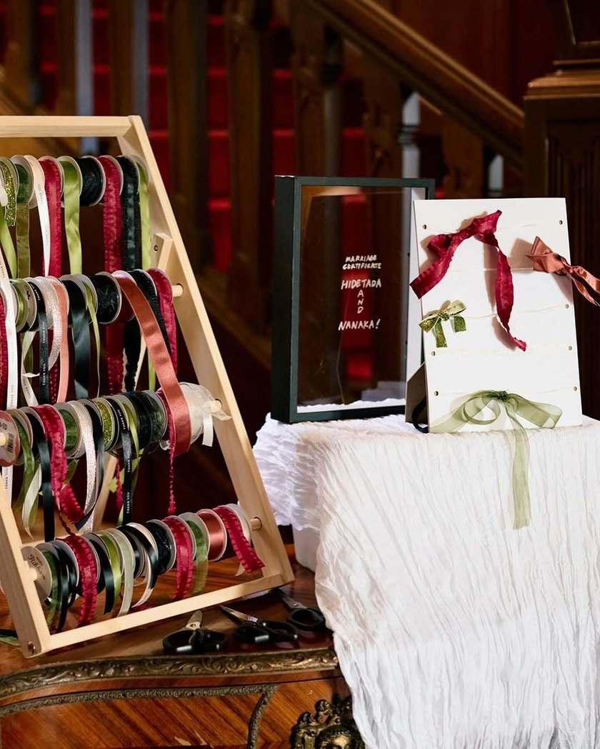 人と人を結ぶというメッセージ。見た目も可愛い《リボンの結婚証明書》アイデア６選🎀にて紹介している画像