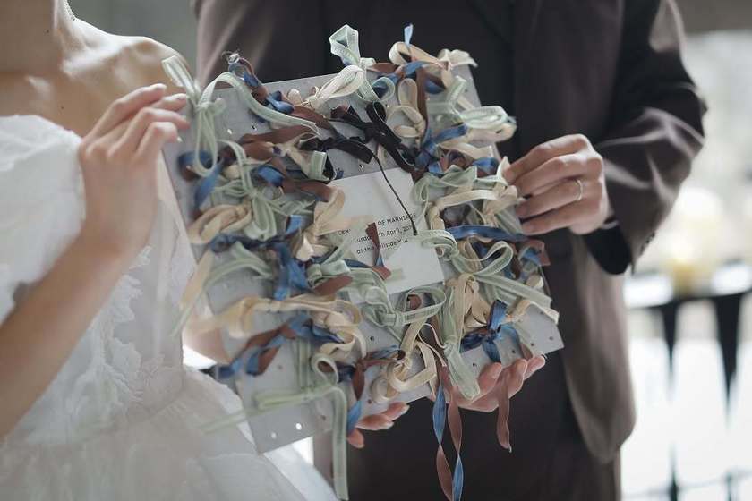 人と人を結ぶというメッセージ。見た目も可愛い《リボンの結婚証明書》アイデア６選🎀にて紹介している画像