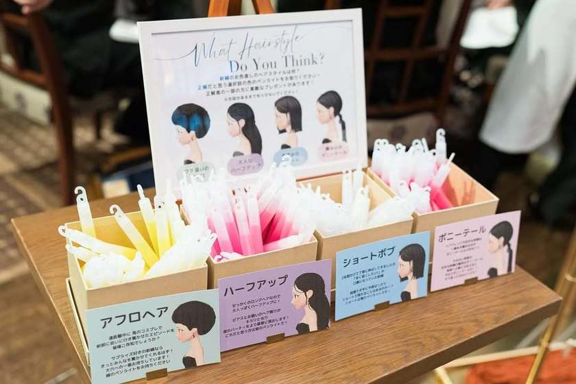 色だけじゃない！ドレスのデザインやヘアスタイル、持ちもの予想まで。進化系再入場クイズ9つの工夫アイデア＊にて紹介している画像