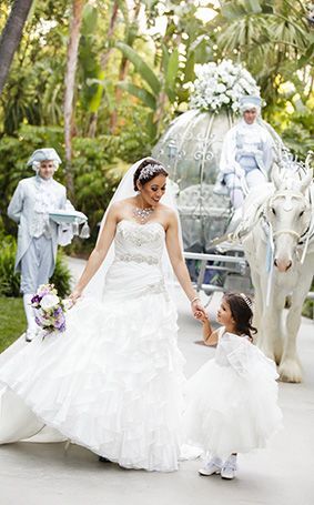 Feeling Like Cinderella! The Enchanting Wedding with a Pumpkin Carriage You've Always Dreamed Of ♡にて紹介している画像