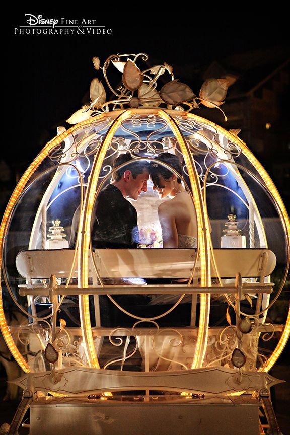 Feeling Like Cinderella! The Enchanting Wedding with a Pumpkin Carriage You've Always Dreamed Of ♡にて紹介している画像