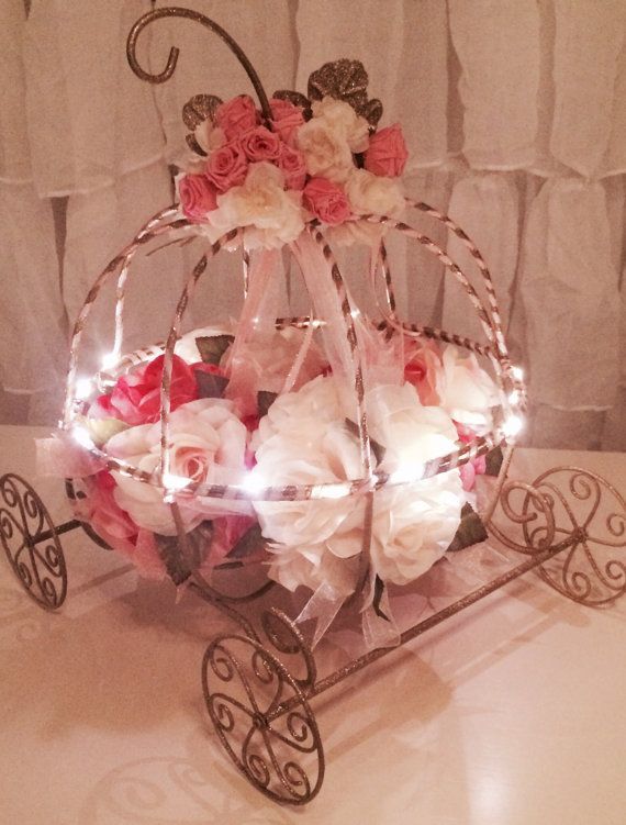 Feeling Like Cinderella! The Enchanting Wedding with a Pumpkin Carriage You've Always Dreamed Of ♡にて紹介している画像