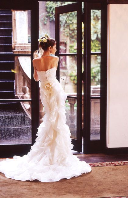 The Dress that Perfectly Accentuates Your Sculpted Figure! Exquisitely Beautiful in a Mermaid Line♡にて紹介している画像