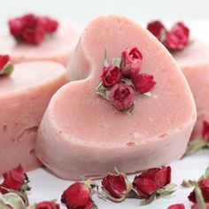 Cute and Delicious: A Collection of Adorable Heart-Shaped Sweets♡にて紹介している画像