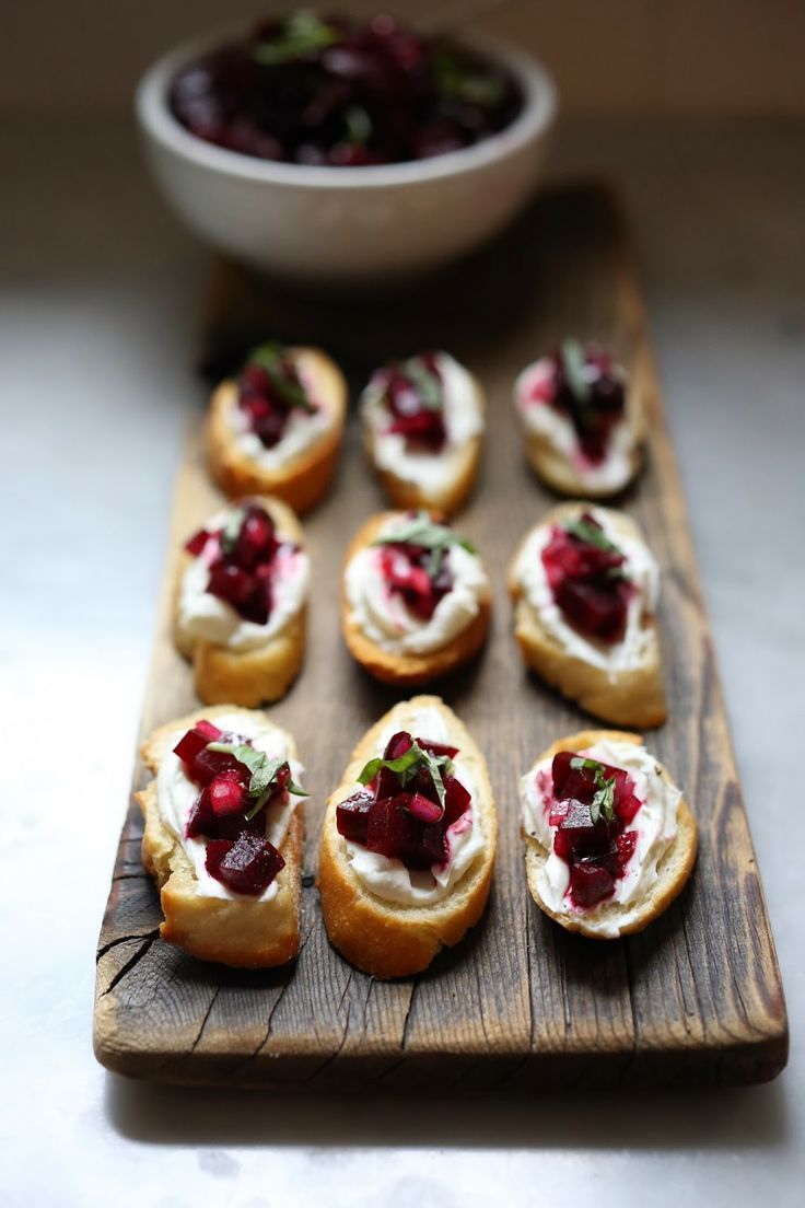 Cute Finger Foods: Colorful Bruschetta to Add Flair to Your Partyにて紹介している画像