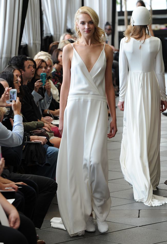 French Chic and Heartfelt: Adult Weddings with Delphine Manivet's Dresses＊にて紹介している画像