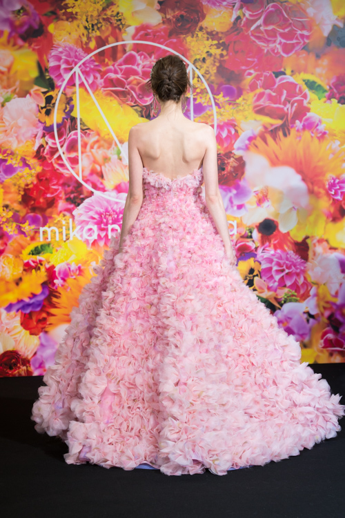 Finally Unveiled in August! Experience Nika Ninagawa's Wedding Dress♡にて紹介している画像