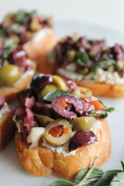 Cute Finger Foods: Colorful Bruschetta to Add Flair to Your Partyにて紹介している画像