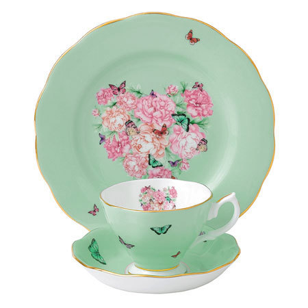 Miranda Kerr Collaborates with 'Royal Albert' - Adorable Floral and Butterfly Ceramics That Will Make You Swoon♡にて紹介している画像