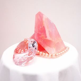 Dreamy Bath Time: I Can't Resist the World's Cutest Gemstone Soap, "Sabon Gem"! ✨にて紹介している画像