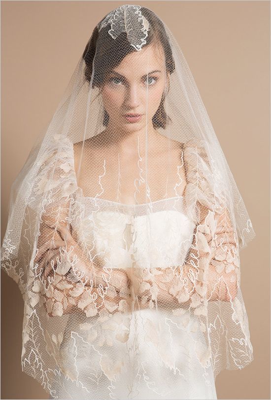 French Chic and Heartfelt: Adult Weddings with Delphine Manivet's Dresses＊にて紹介している画像