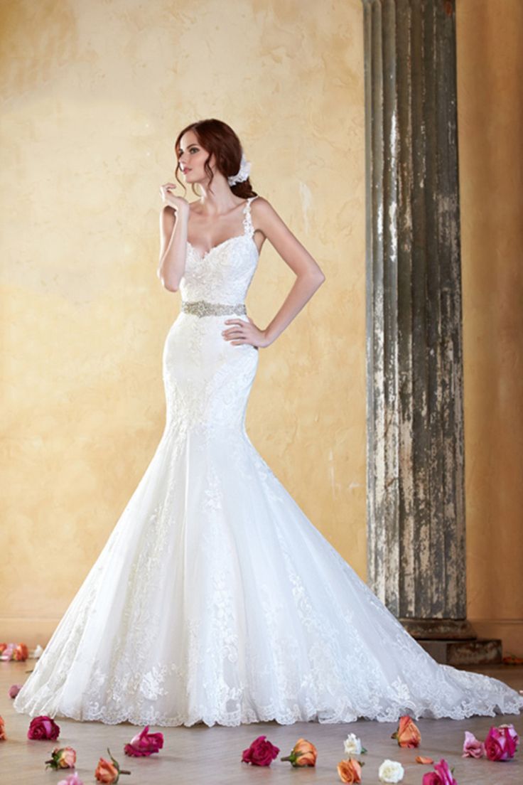 永遠に続く愛の象徴♡ロイヤルウエディング風ロングトレーンに憧れる！にて紹介している画像