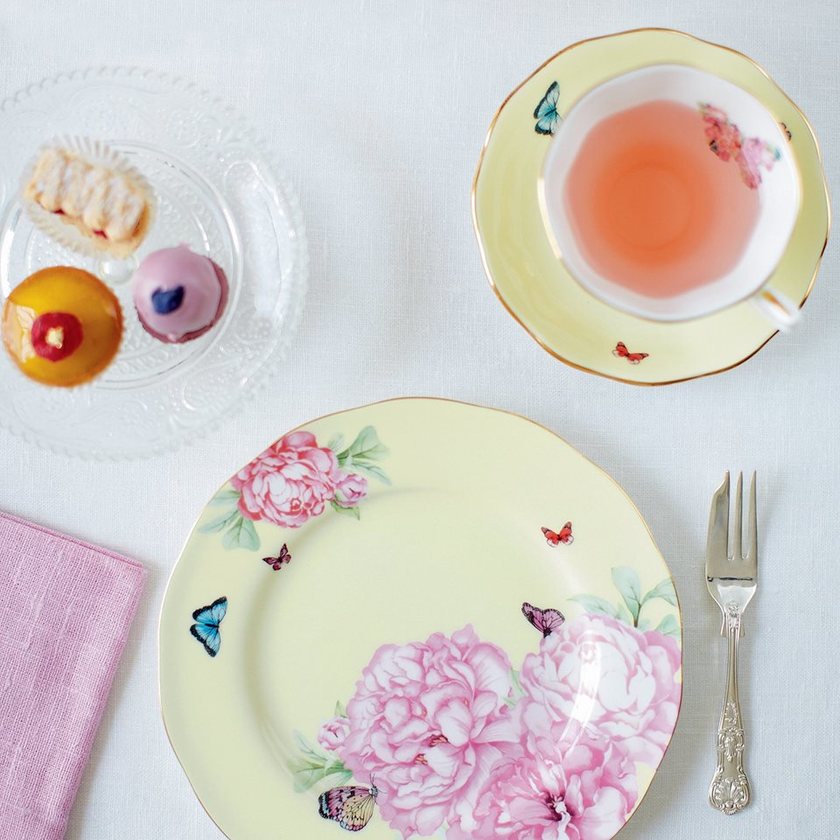 Miranda Kerr Collaborates with 'Royal Albert' - Adorable Floral and Butterfly Ceramics That Will Make You Swoon♡にて紹介している画像