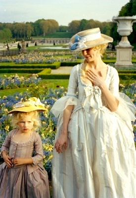 美しさにうっとり♡映画マリーアントワネットのドレス姿にきゅん♡にて紹介している画像