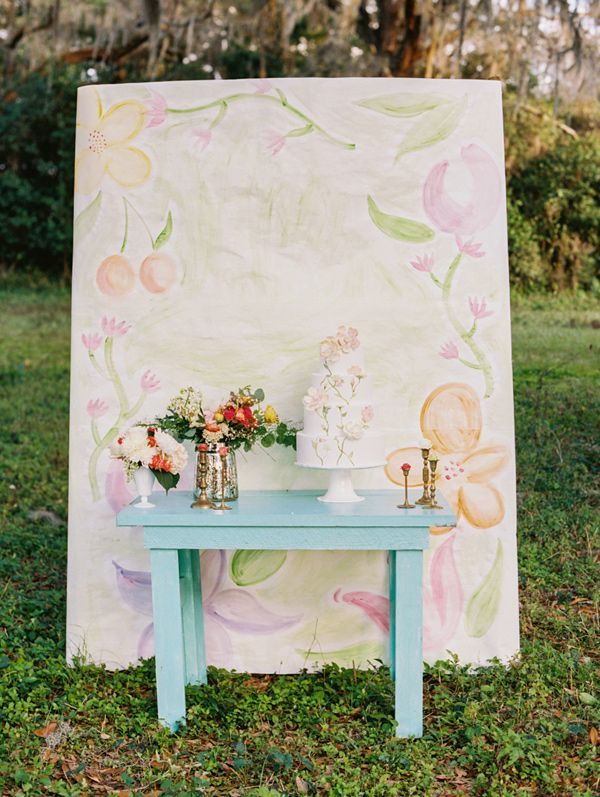 【水彩画でフォトブース！？】話題の水彩で一気にお洒落なウェディングフォト＊にて紹介している画像