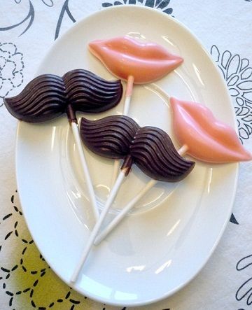 Charming "Mustache Items" for a Playfully Cute Look! ♡にて紹介している画像