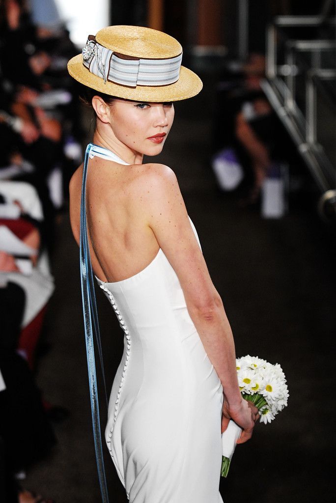 Bella from "Twilight" Wore It Too! The Adorable Dresses by Carolina Herrera♡にて紹介している画像