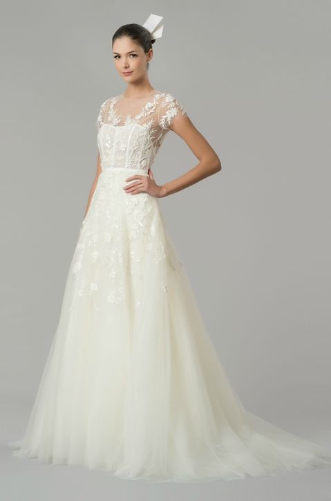 Bella from "Twilight" Wore It Too! The Adorable Dresses by Carolina Herrera♡にて紹介している画像