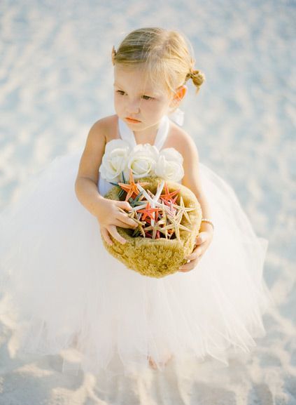 Trend Alert! Resort Weddings with a Starfish Theme♡にて紹介している画像