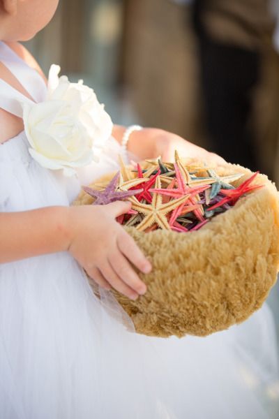 Trend Alert! Resort Weddings with a Starfish Theme♡にて紹介している画像