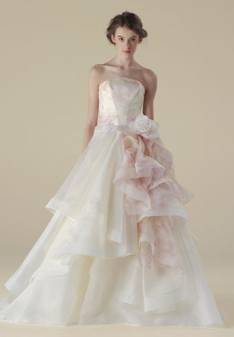 Fulfill Your Dream: Choosing a Unique Wedding Dress at Felice Vita♡にて紹介している画像