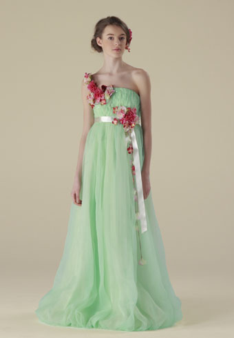 Fulfill Your Dream: Choosing a Unique Wedding Dress at Felice Vita♡にて紹介している画像