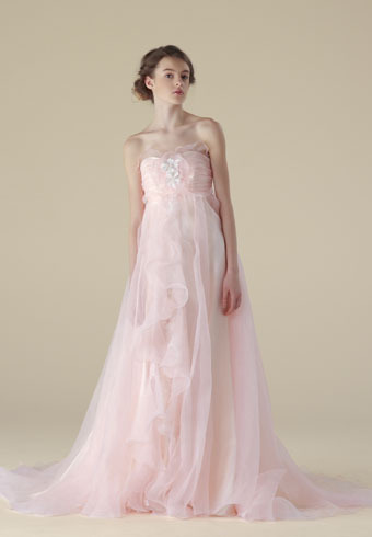 Fulfill Your Dream: Choosing a Unique Wedding Dress at Felice Vita♡にて紹介している画像