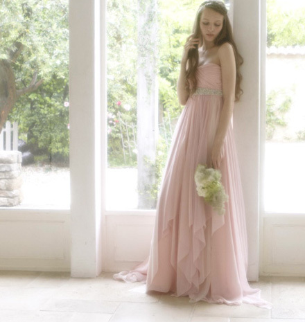 Fulfill Your Dream: Choosing a Unique Wedding Dress at Felice Vita♡にて紹介している画像