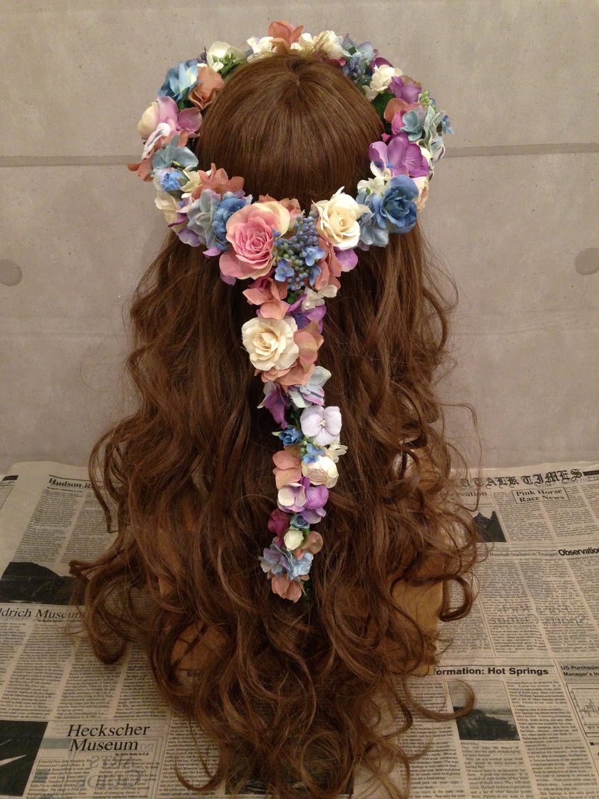 Custom-made Cuties! The Adorable "Flower Crown with a Tail"にて紹介している画像