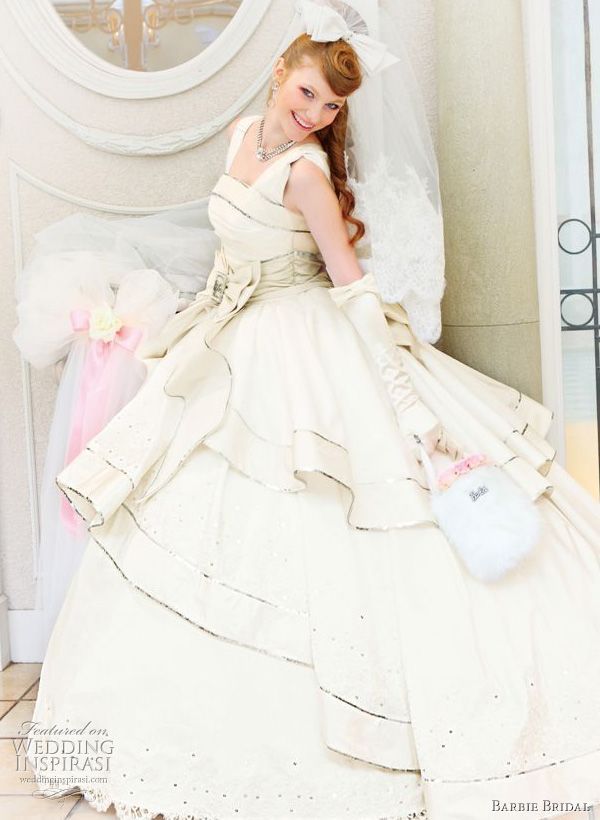 Bride's Dream: Pure White Princess Line Dresses by Popular Brands ♡にて紹介している画像