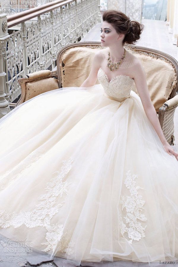 Bride's Dream: Pure White Princess Line Dresses by Popular Brands ♡にて紹介している画像