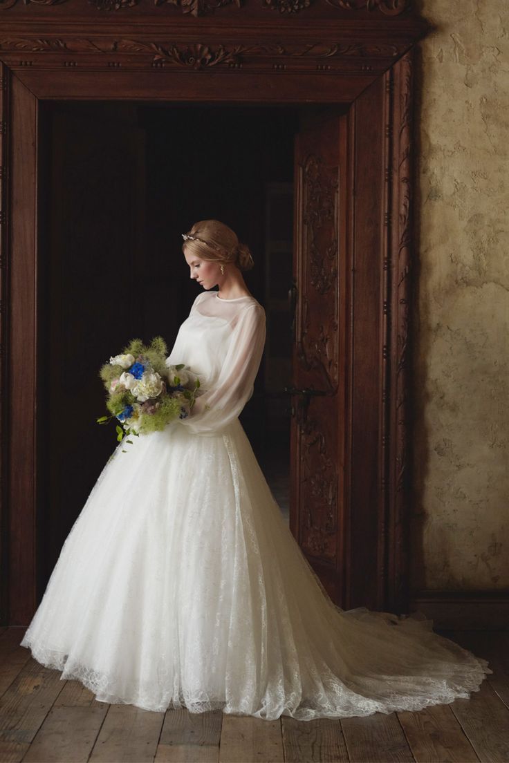 Bride's Dream: Pure White Princess Line Dresses by Popular Brands ♡にて紹介している画像