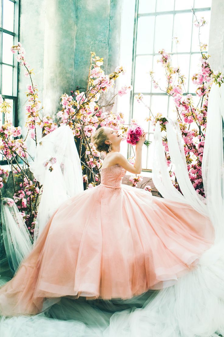 こだわりアリ！シンプルドレスにアクセントでもっと可愛い花嫁に♡にて紹介している画像