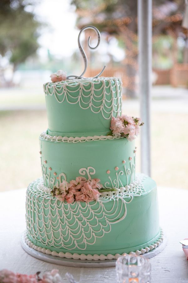 Collecting Adorable Wedding Cakes in Mint and Pink Color Combinations ♡にて紹介している画像