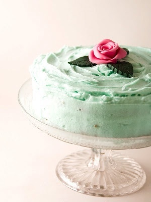 Collecting Adorable Wedding Cakes in Mint and Pink Color Combinations ♡にて紹介している画像